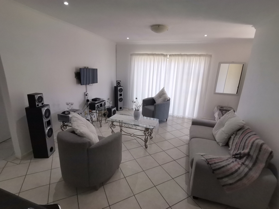 To Let 3 Bedroom Property for Rent in Gonubie Eastern Cape